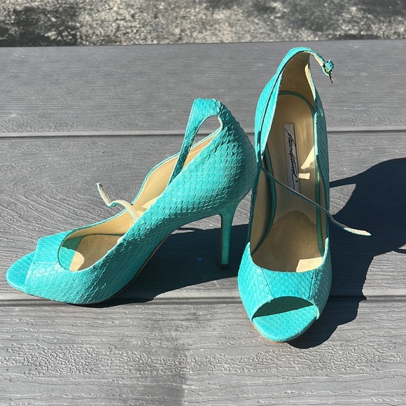 Brian Atwood genuine snakeskin heel - Picture 2 of 5